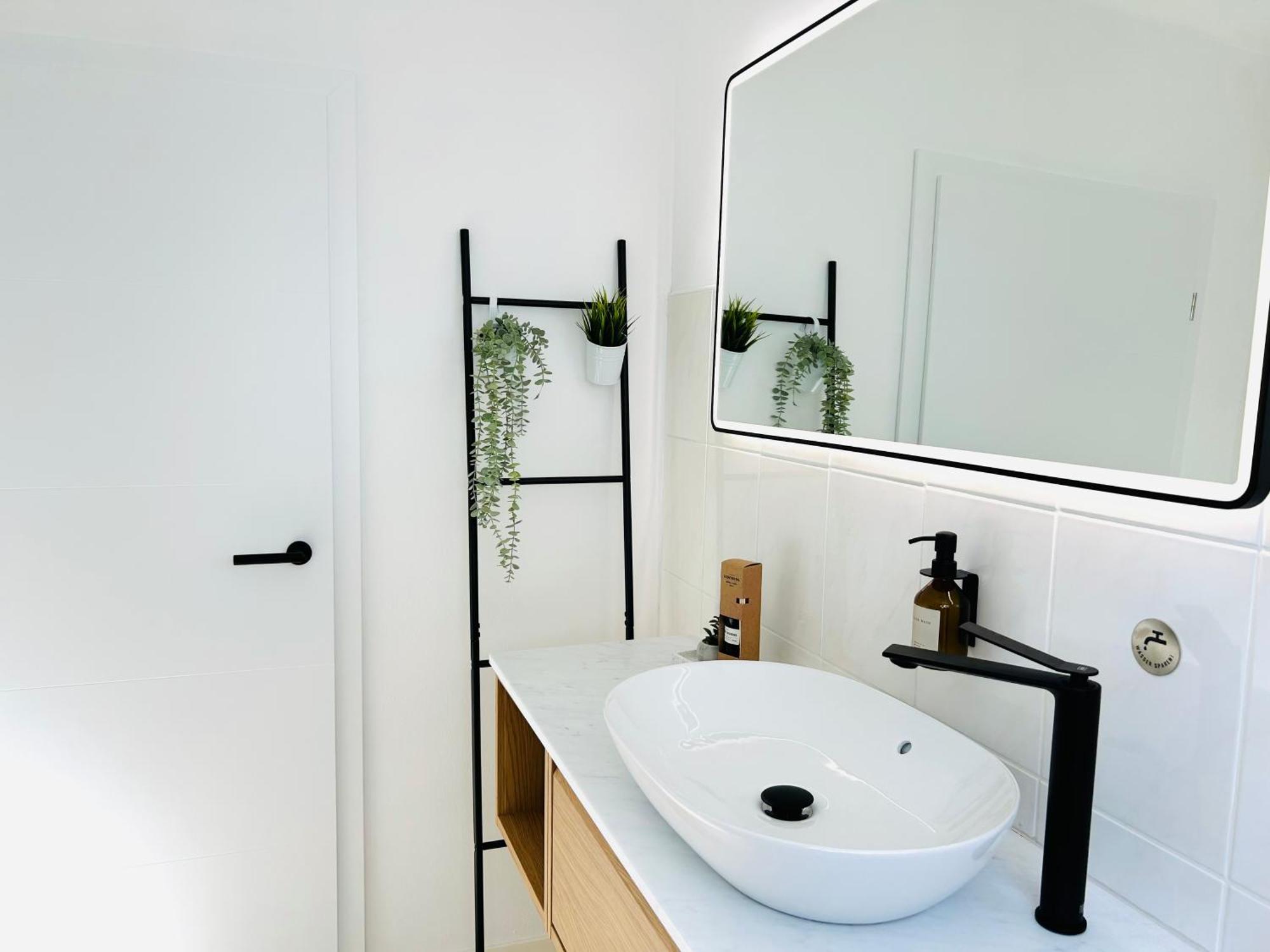 Neu - Frisch Renoviertes Ferienapartment "Waterkant" Büsum Zewnętrze zdjęcie